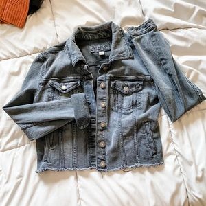 Crop denim jacket
